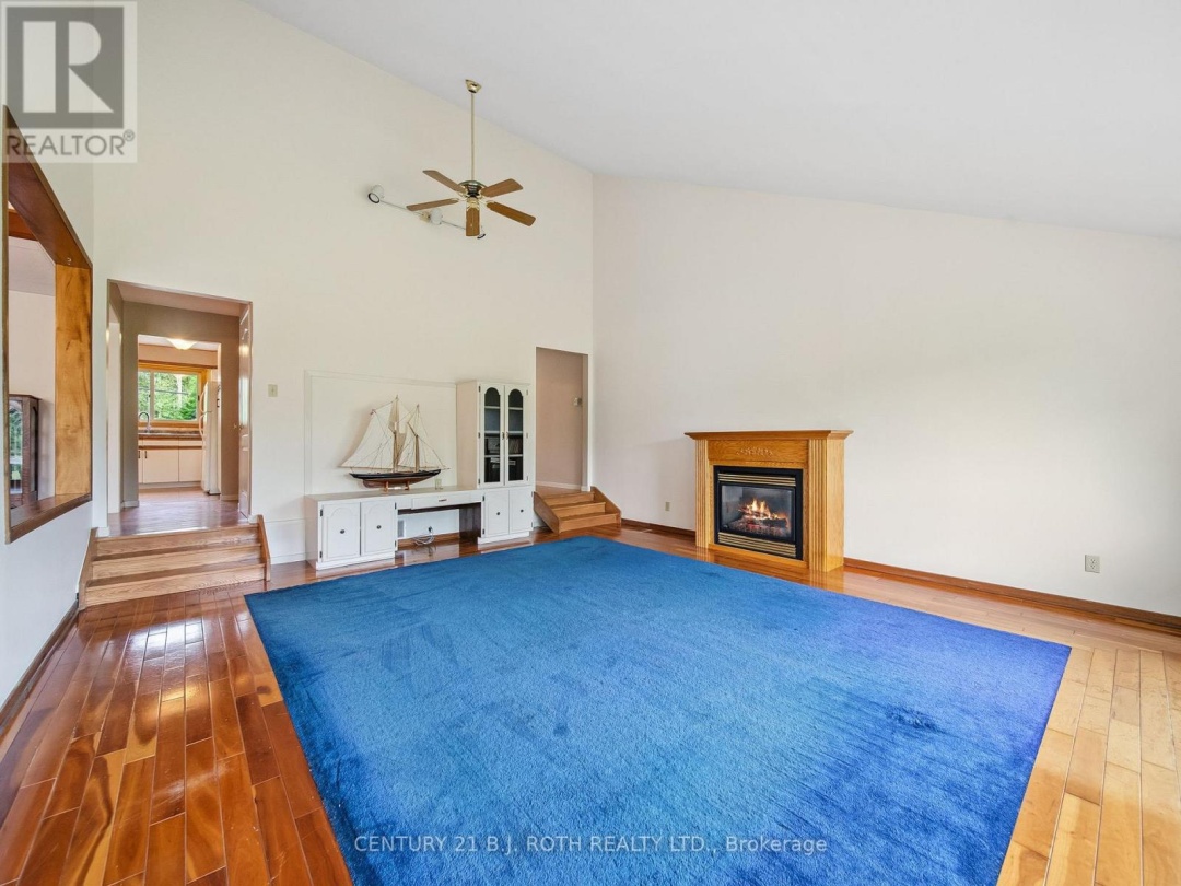 1415 CUNNINGHAM CRESCENT, 