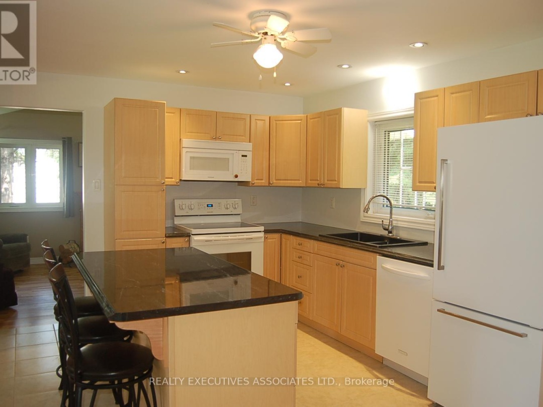 211 ALPINE LAKE ROAD, Pigeon Lake