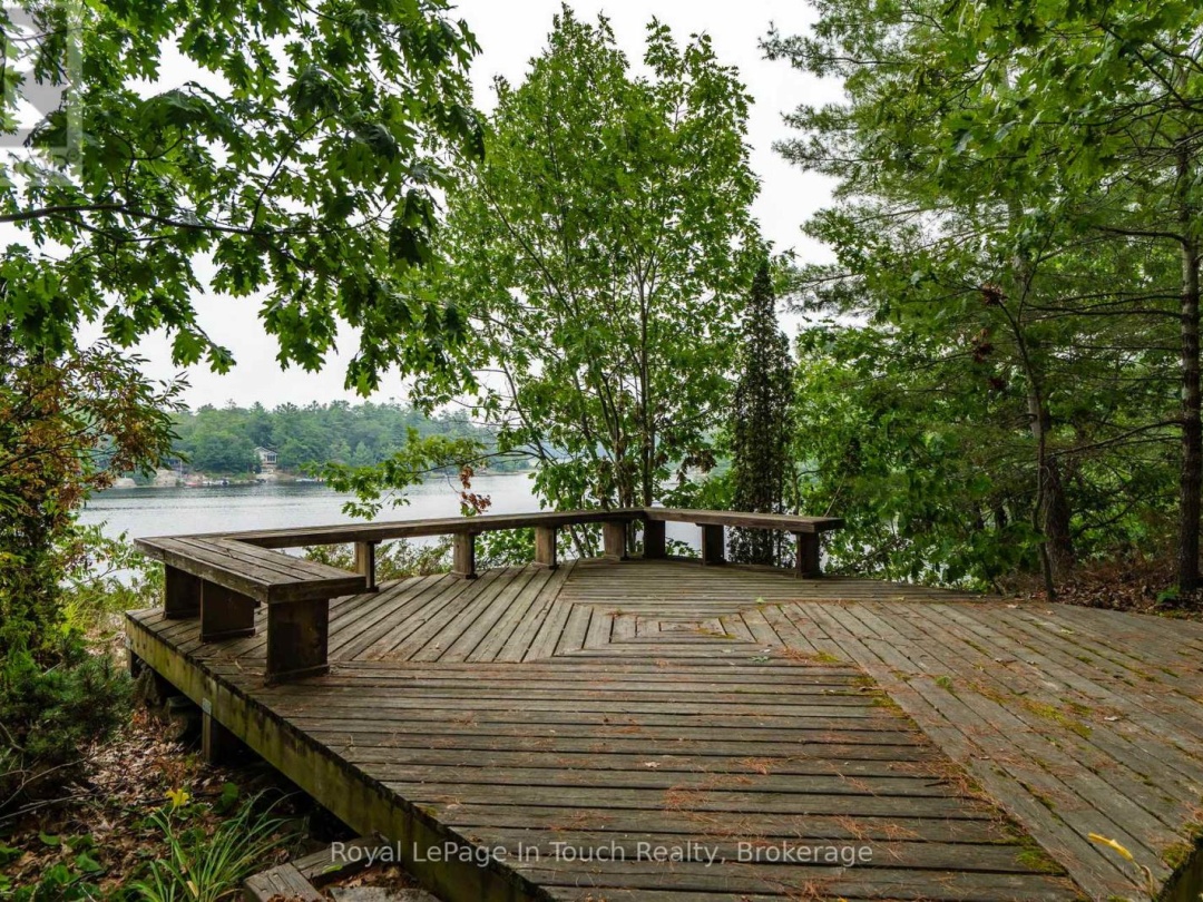 390 ISLAND 360 ISLAND, Six Mile Lake