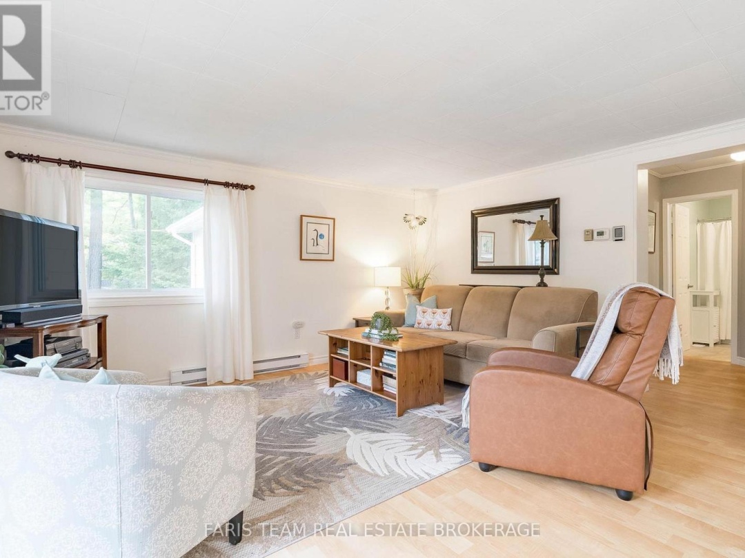 8060 OAKRIDGE DRIVE, 