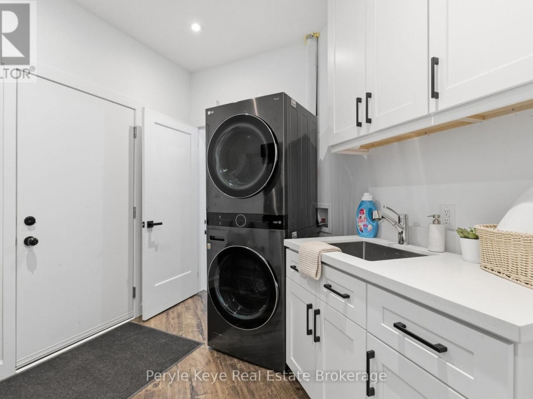 1056 XAVIER STREET, Gravenhurst (Morrison)