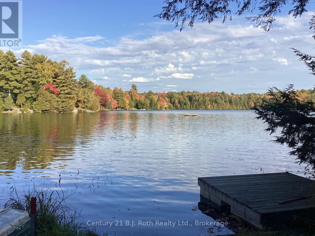 439 SPRINGWATER CRESCENT, Bonnie Lake