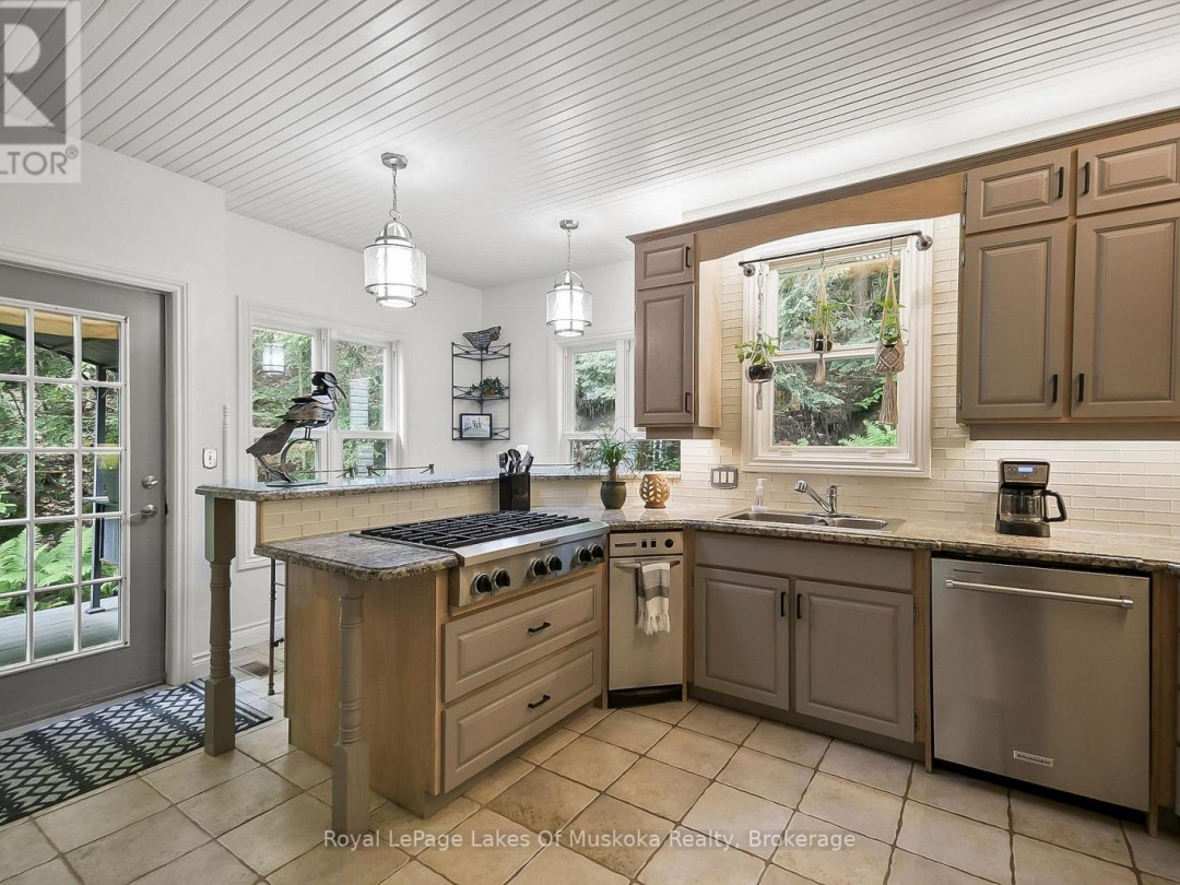 103 SOUTHBANK DRIVE, Muskoka River