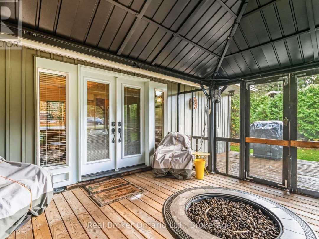 33 GLOUCESTER GROVE, Georgian Bay