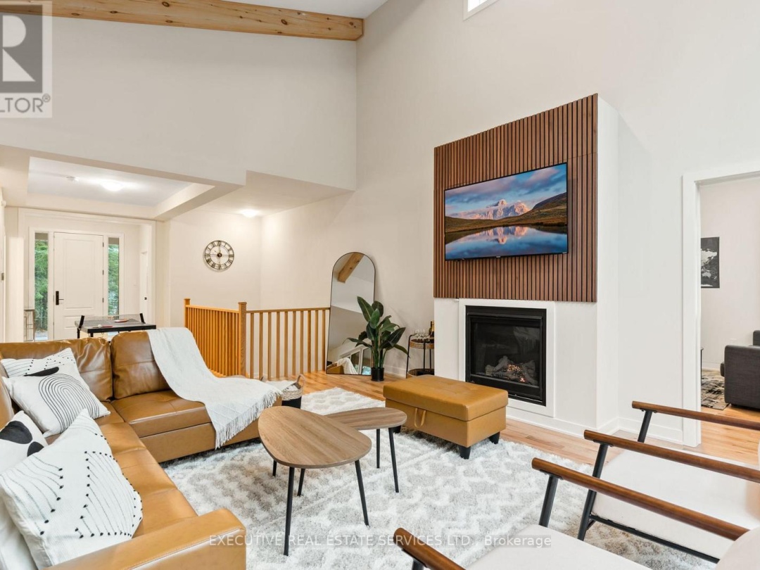 1049 GREENSVIEW DRIVE, Lake of Bays (Franklin)