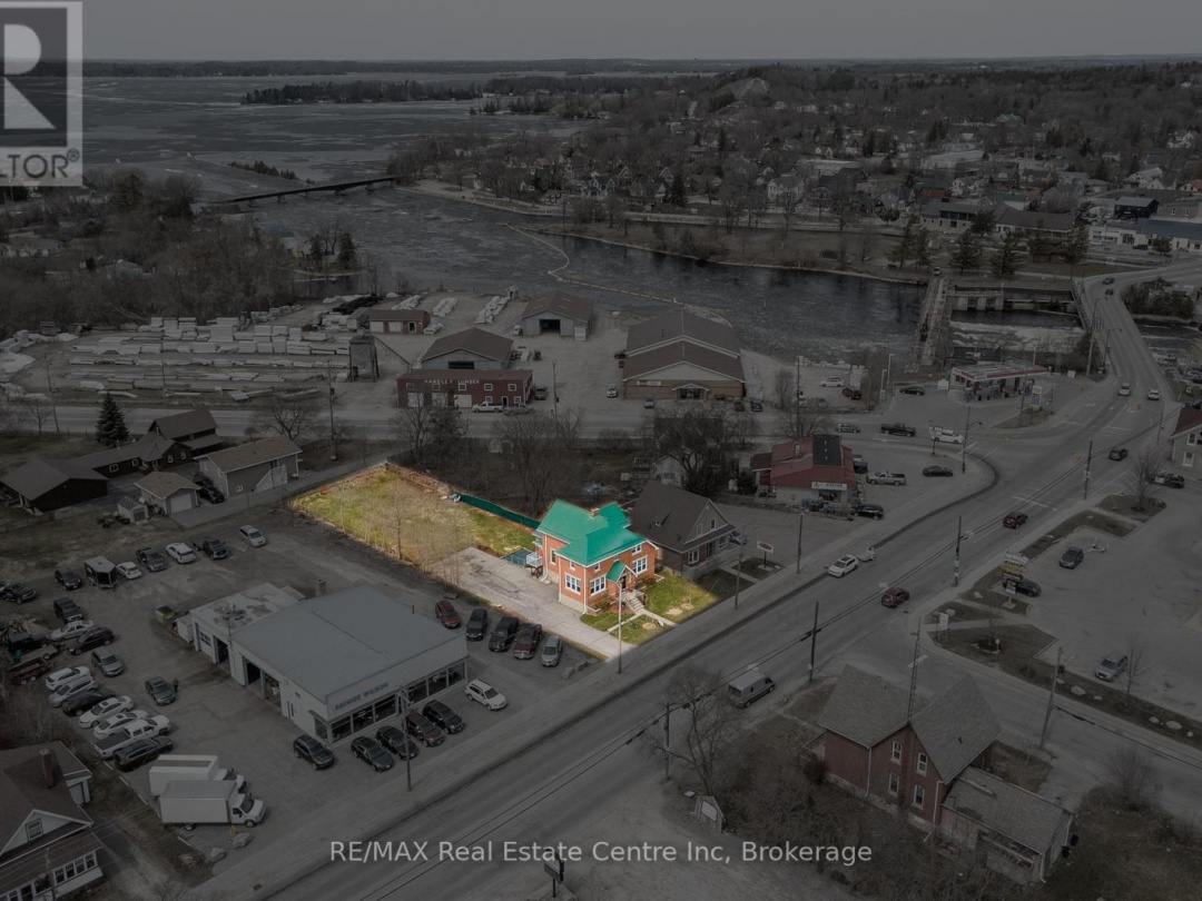 24 LINDSAY STREET, Kawartha Lakes (Fenelon Falls)