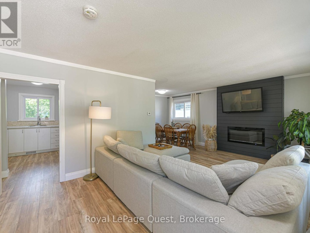 401 MISSISSAGA STREET W, 