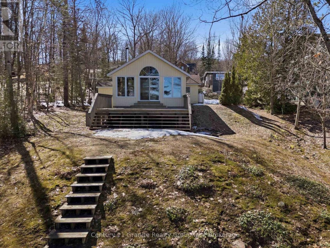 1035 HARVEST MOON LANE, Halls Lake