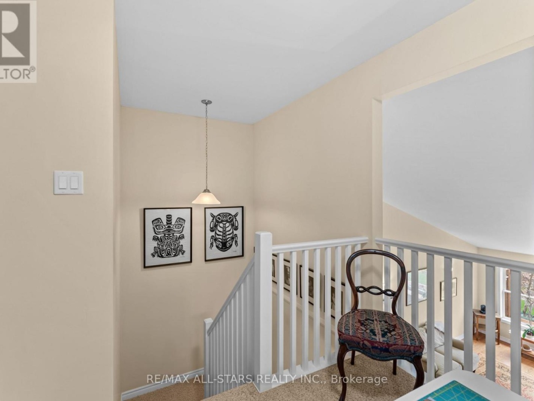 22 DEANE STREET, Kawartha Lakes (Fenelon Falls)