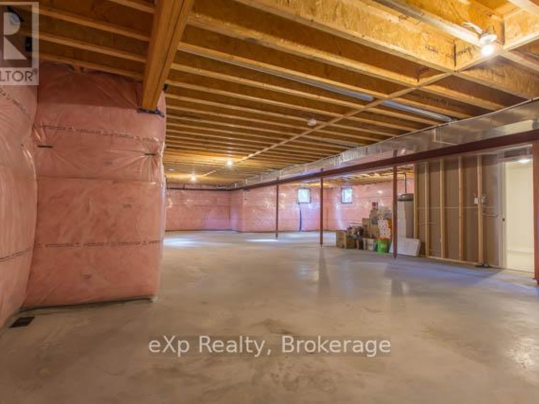 40 - 1052 GREENSVIEW DRIVE, 