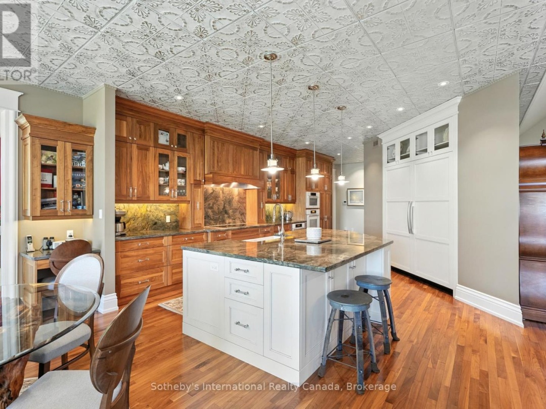 153 CREIGHTON STREET S, Lake Simcoe