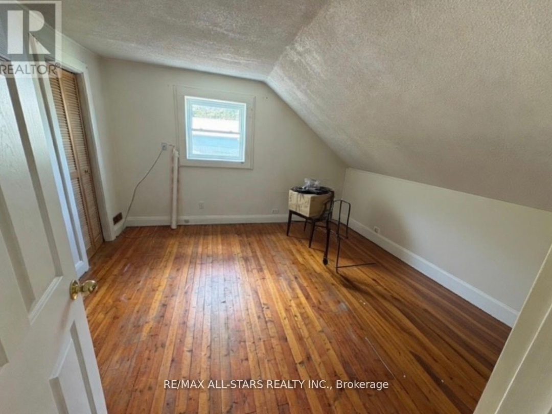77 BOBCAYGEON ROAD, Minden Hills (Lutterworth)
