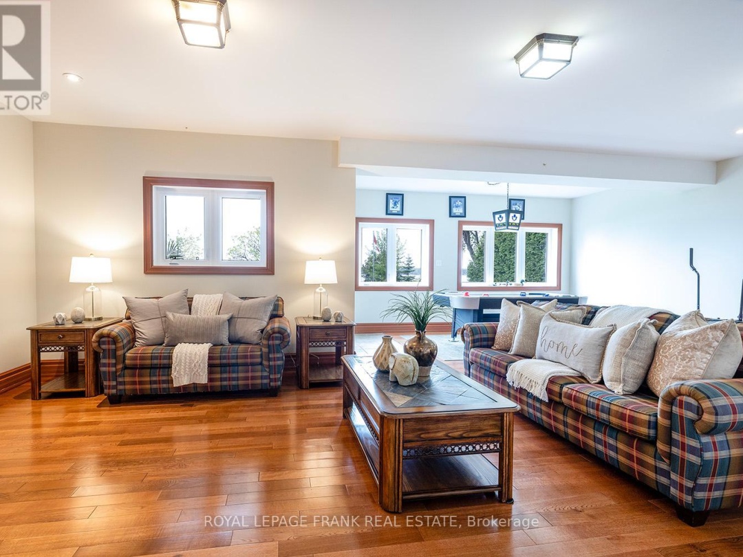 24 GILSON POINT PLACE, Lake Scugog