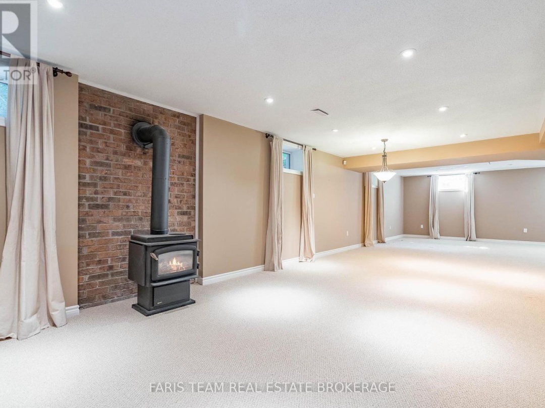 2 BAYSIDE AVENUE, 