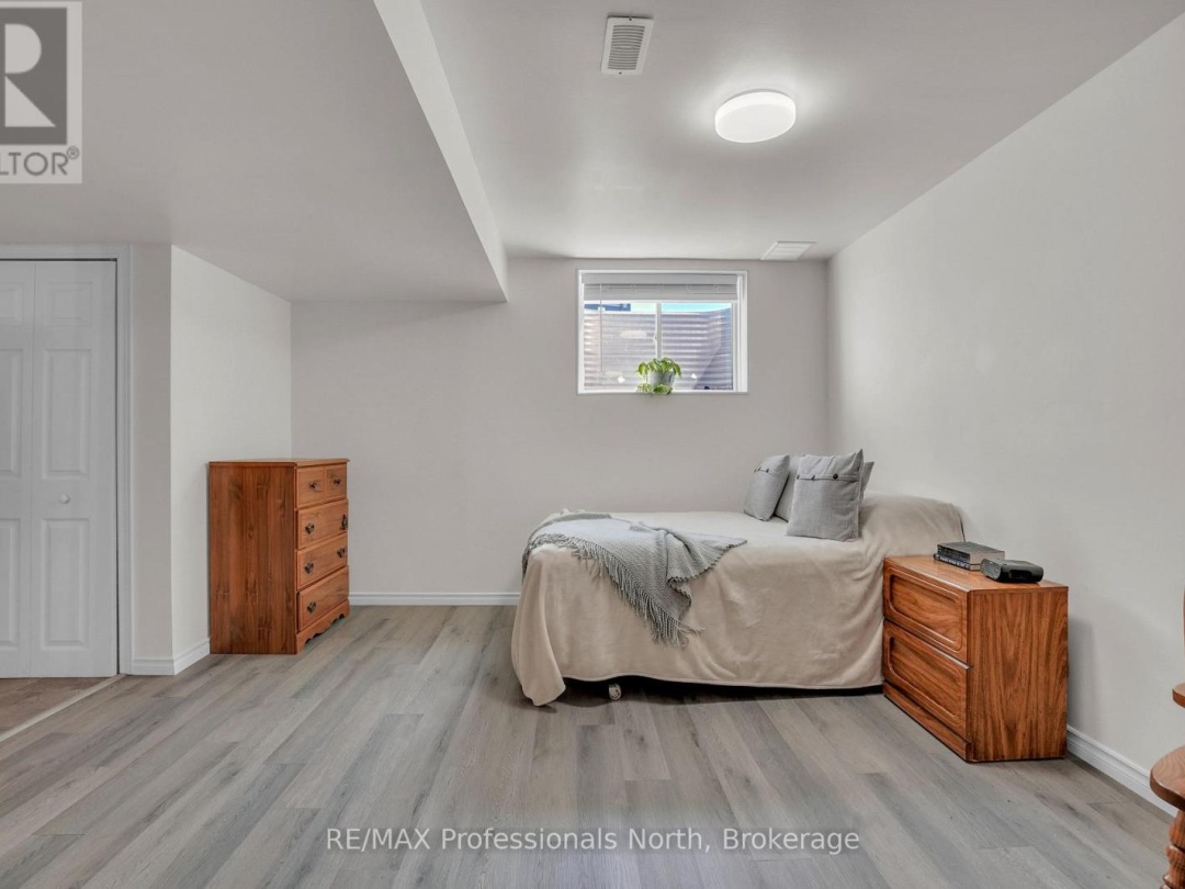 33 WHITEHORN PARK ROAD W, Bracebridge (Macaulay)