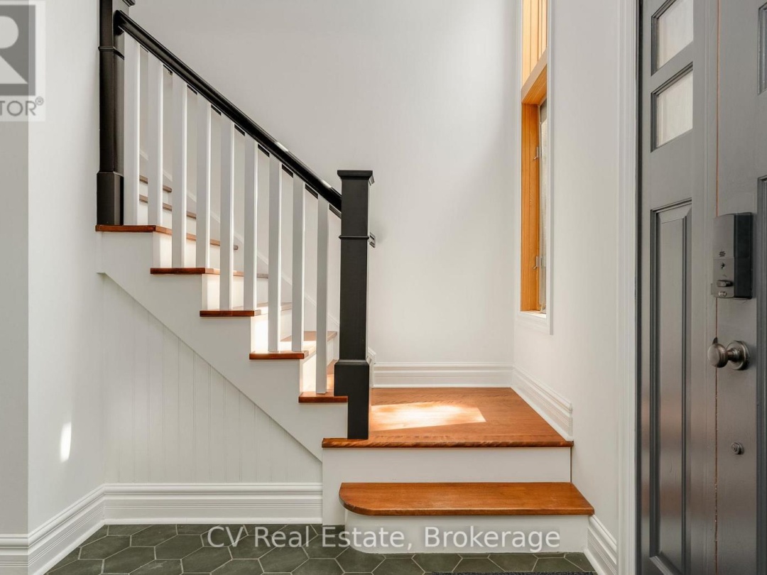 1016 LAWLAND HEIGHTS ROAD, Lake Muskoka