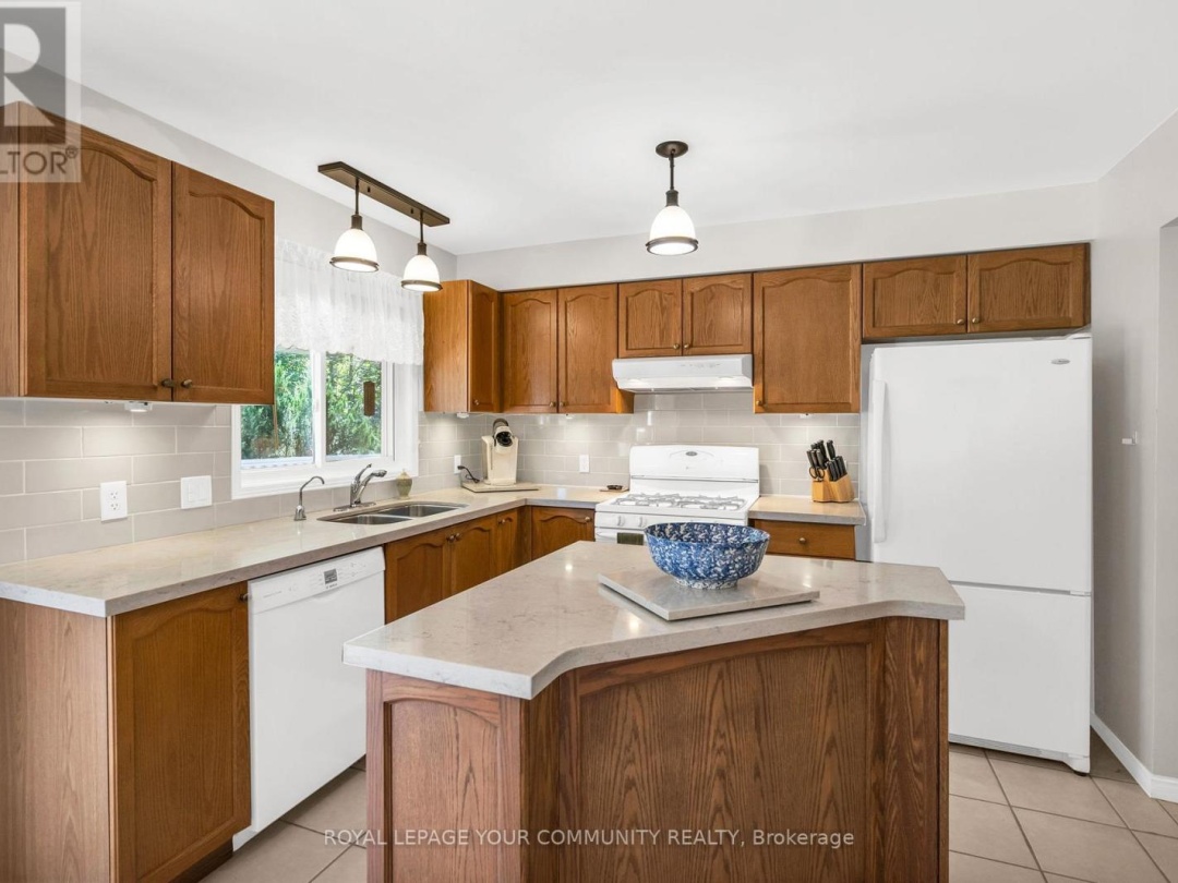 73 ANDERSON CRESCENT NE, Georgian Bay