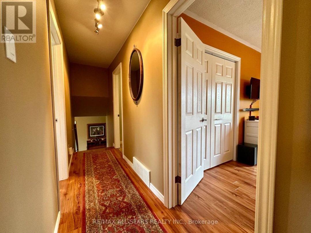 243 WEST STREET, Kawartha Lakes (Bobcaygeon)