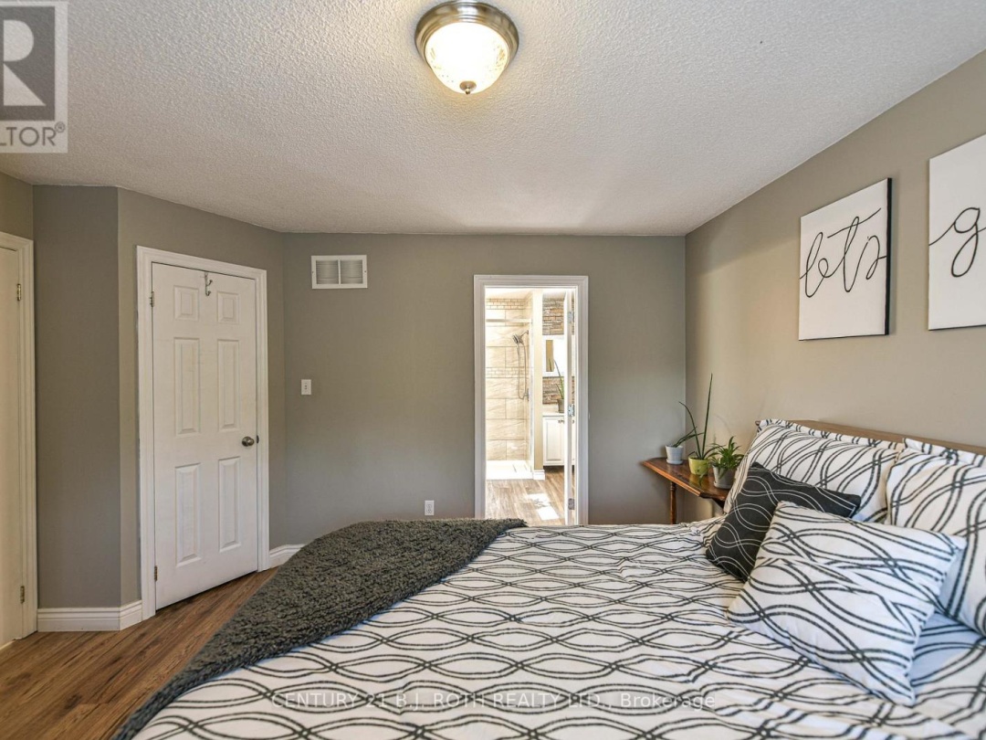 7576 CRONK SIDE ROAD, 