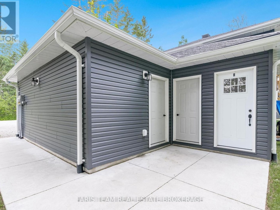 2082 CENTRE AVENUE, 