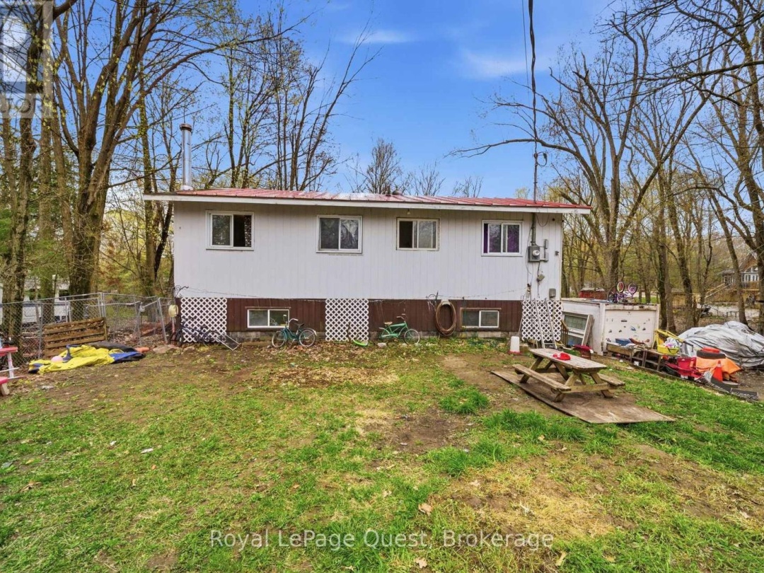 7476 ASH CRESCENT, Black River