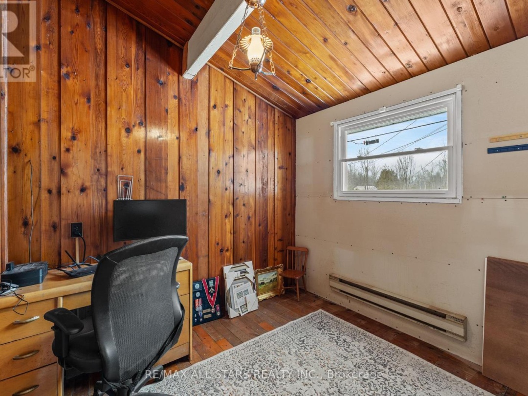 1 BEATRICE DRIVE, Sturgeon Lake