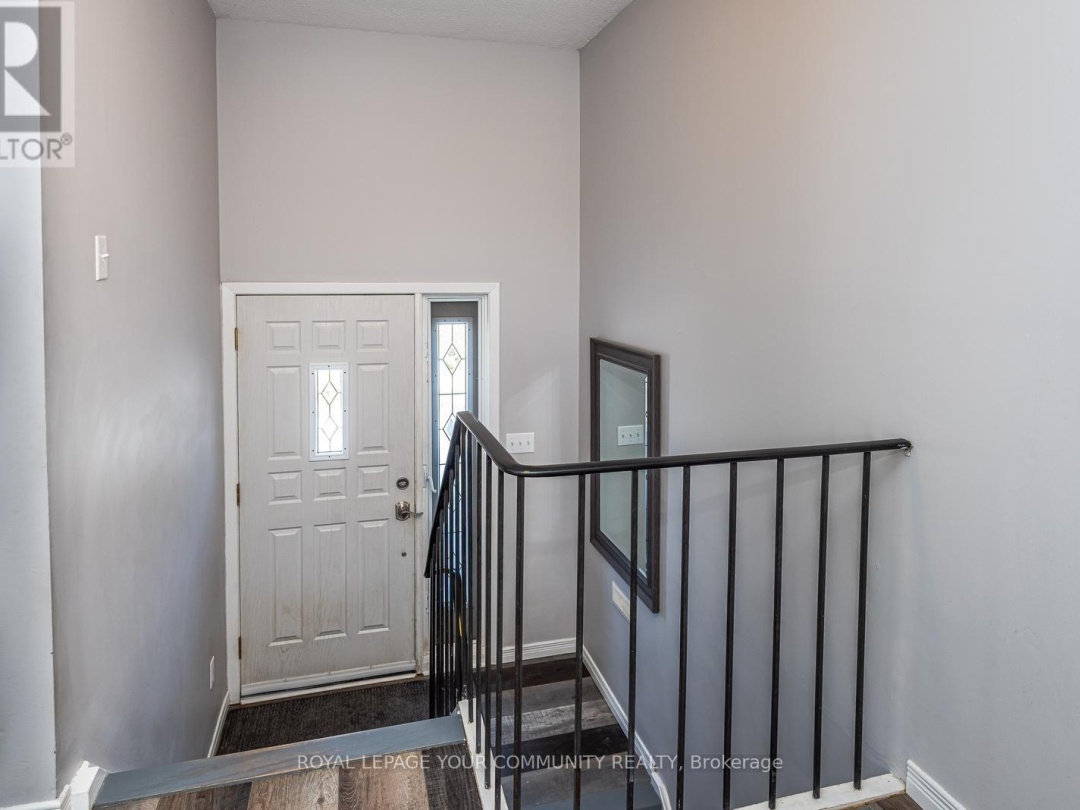 347 LAKELAND CRESCENT, 