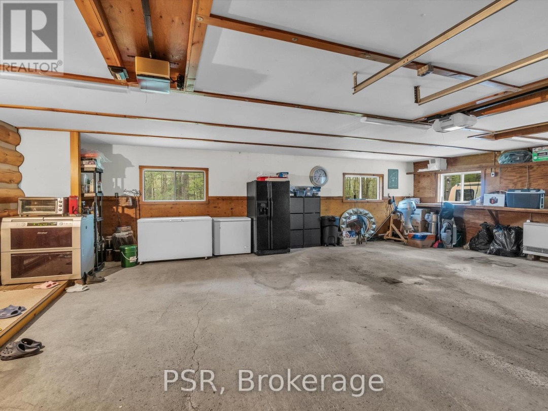 1040 AMELIA CRESCENT, 