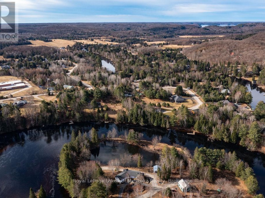18 SHELLWOOD SHORES AVENUE, Lake Muskoka