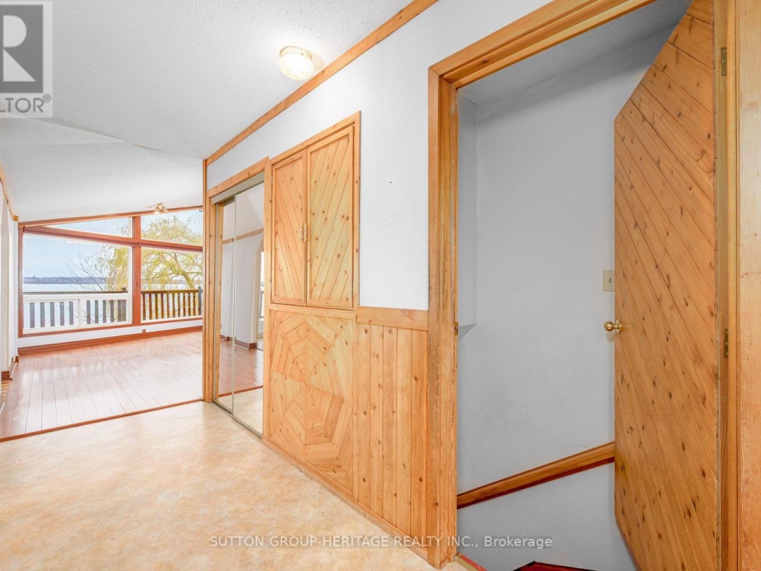 24 PLEASANT VIEW CRESCENT, 