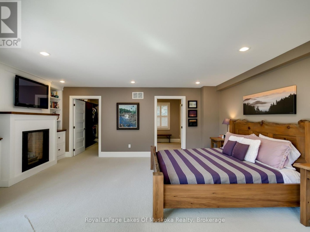 230 ECCLESTONE DRIVE, Bracebridge (Macaulay)