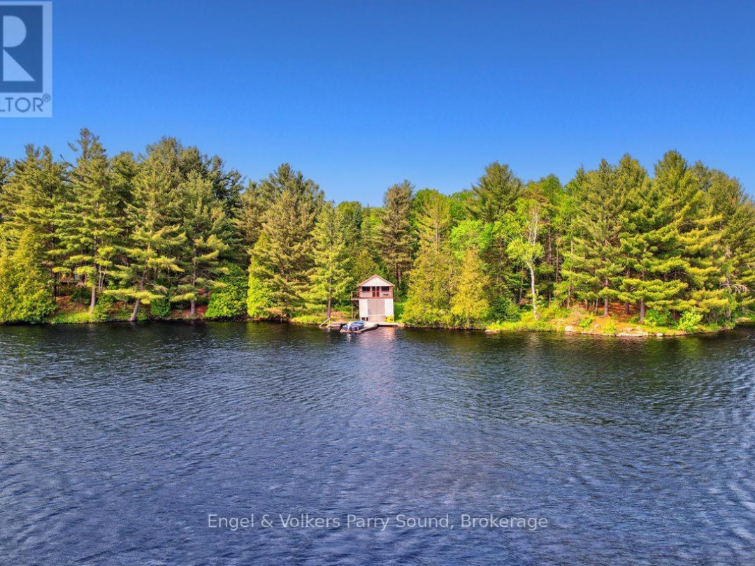53 BIRDWOOD LANE, Harris Lake