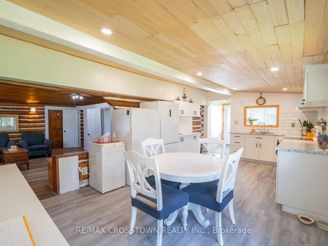 1161 UFFINGTON ROAD, Bracebridge (Draper)