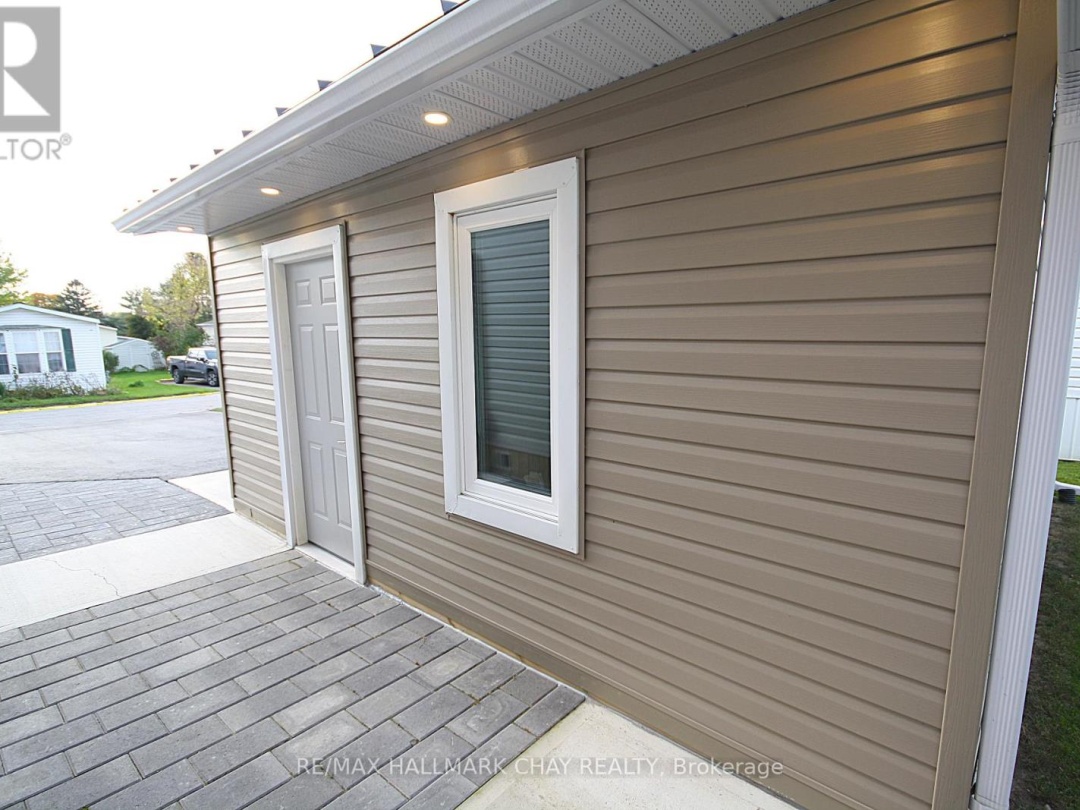 4064 ASH CRESCENT, Severn