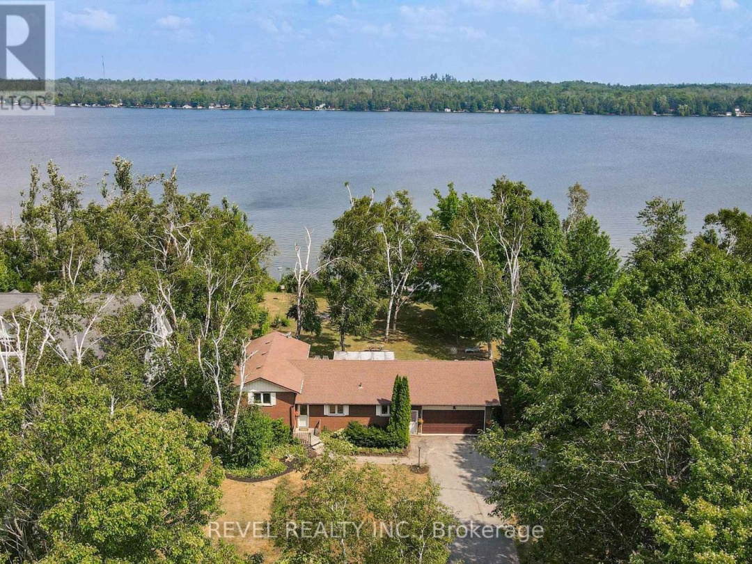 126 PINEWOOD BOULEVARD, Canal Lake