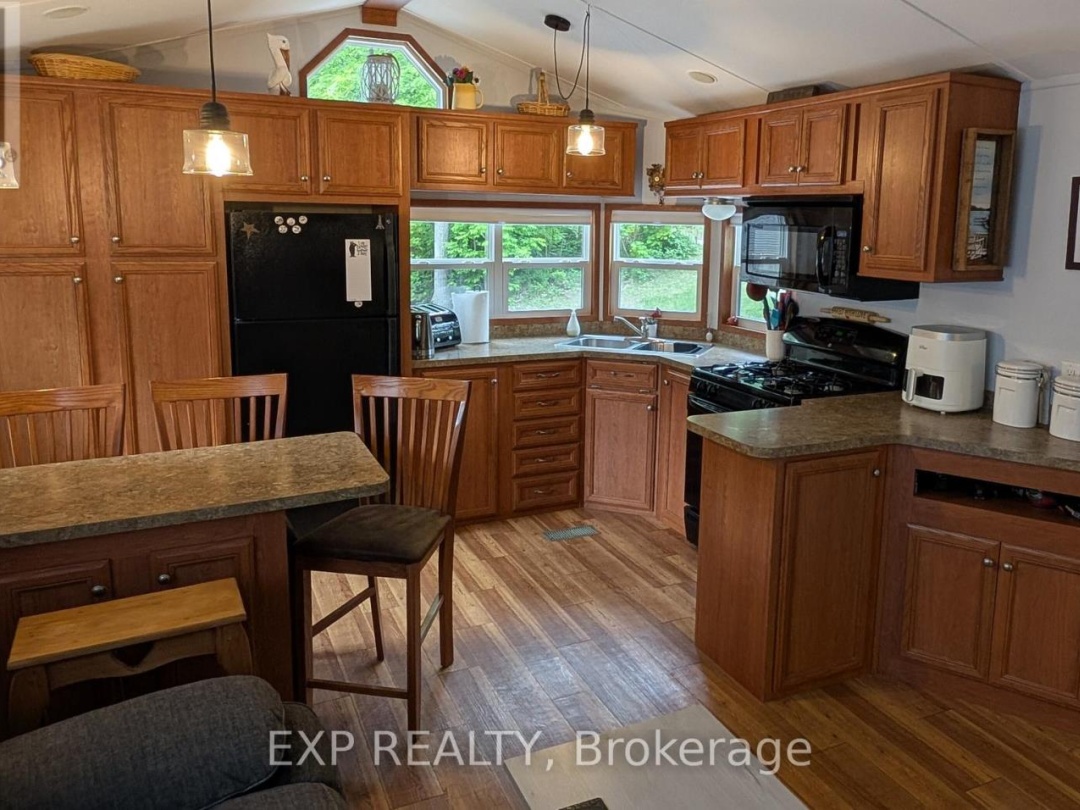 1082 SHAMROCK MARINA ROAD, Severn River