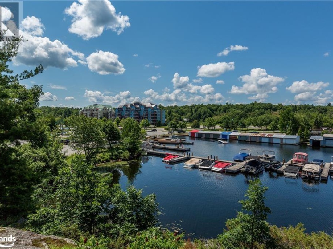 130 Steamship Bay Road Unit# 204, Gravenhurst