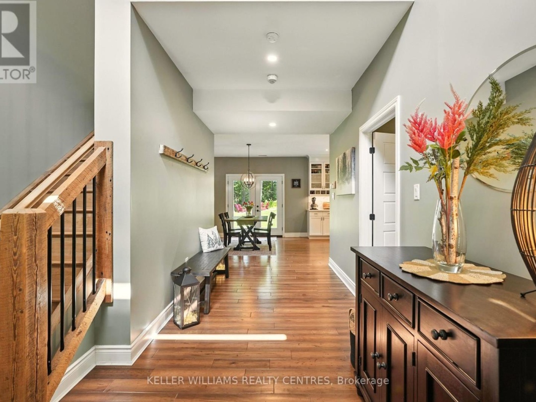 96 LINDGREN ROAD E, 
