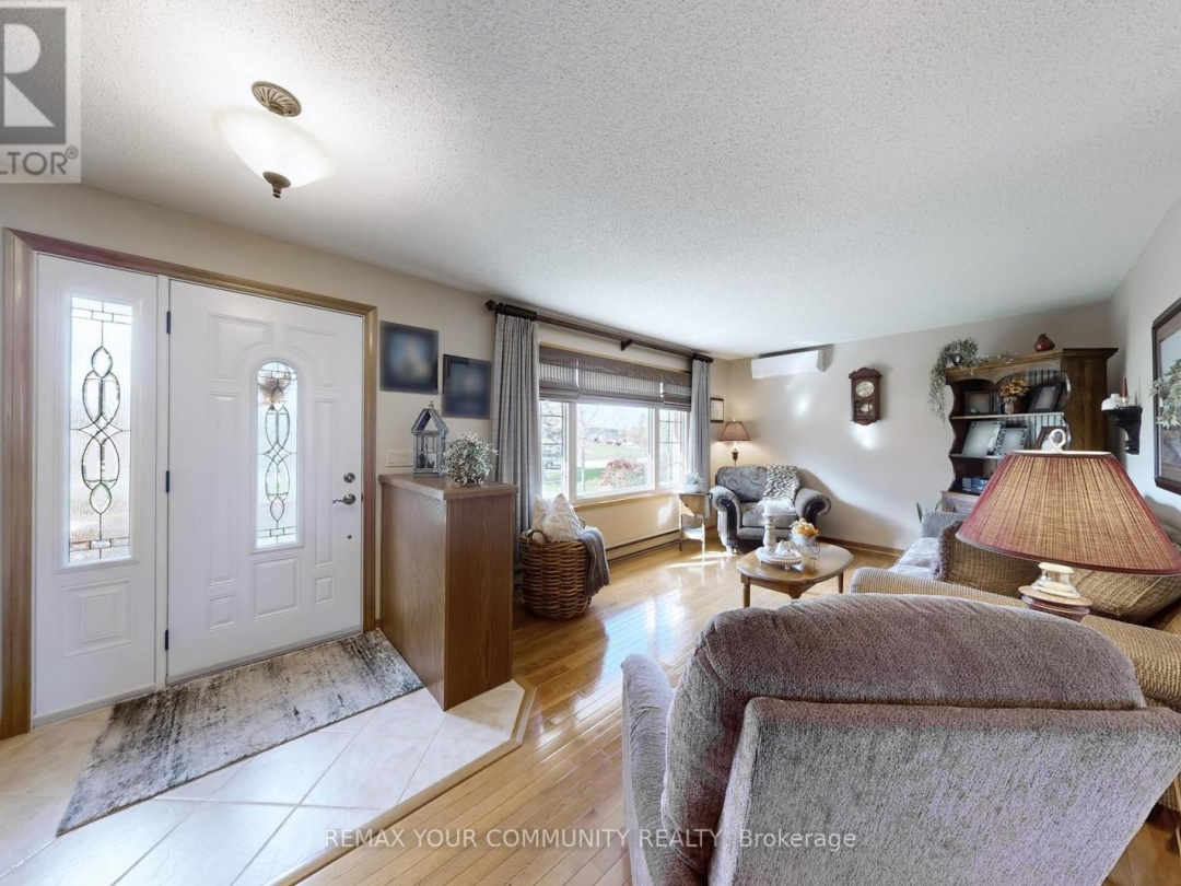30 GRANT DRIVE, Kawartha Lakes (Oakwood)