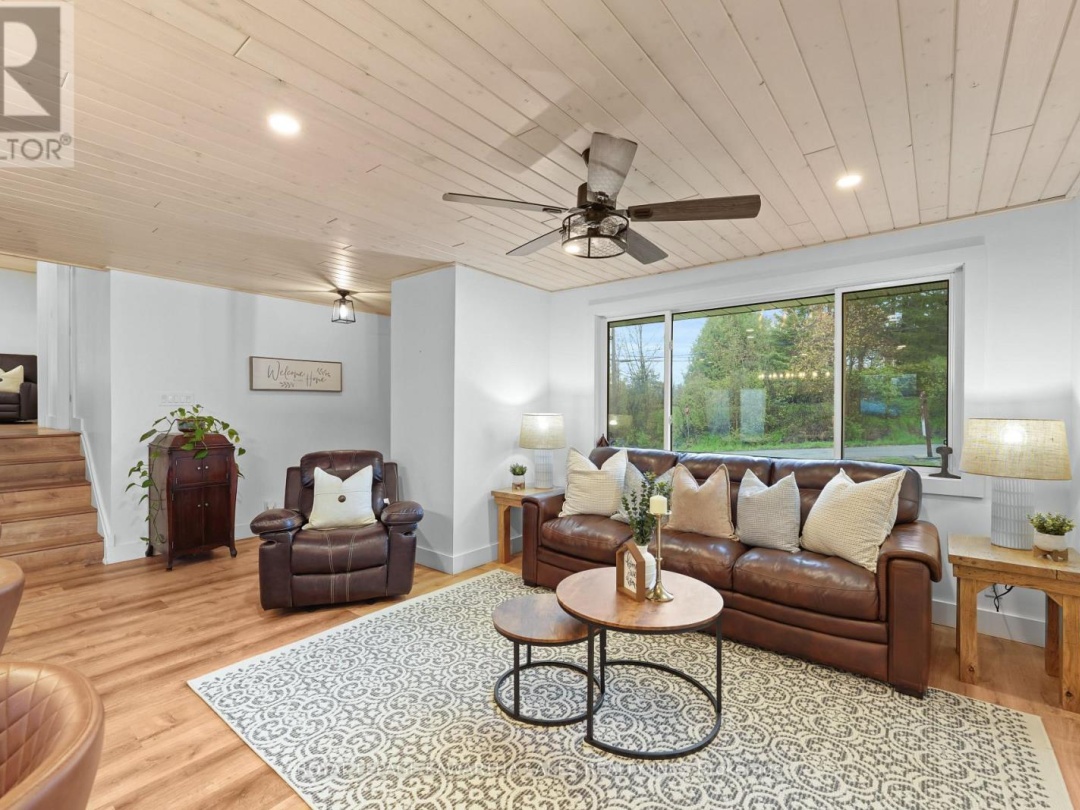 2 KENNEDY DRIVE, Kawartha Lakes (Fenelon Falls)