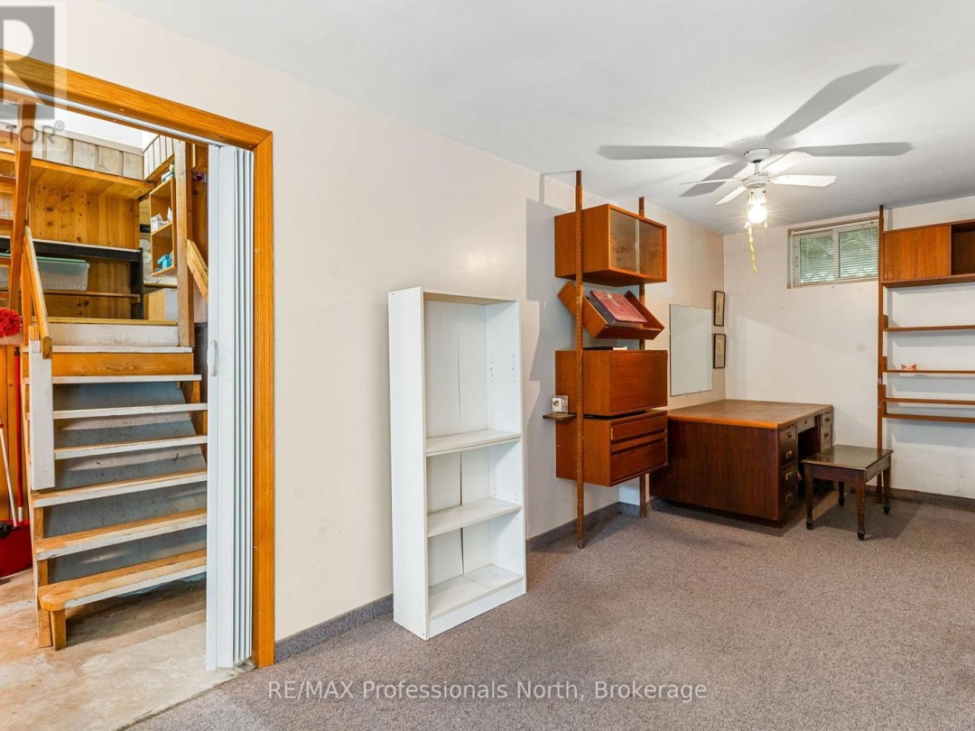 1080 PETTICOAT LANE, Minden Lake
