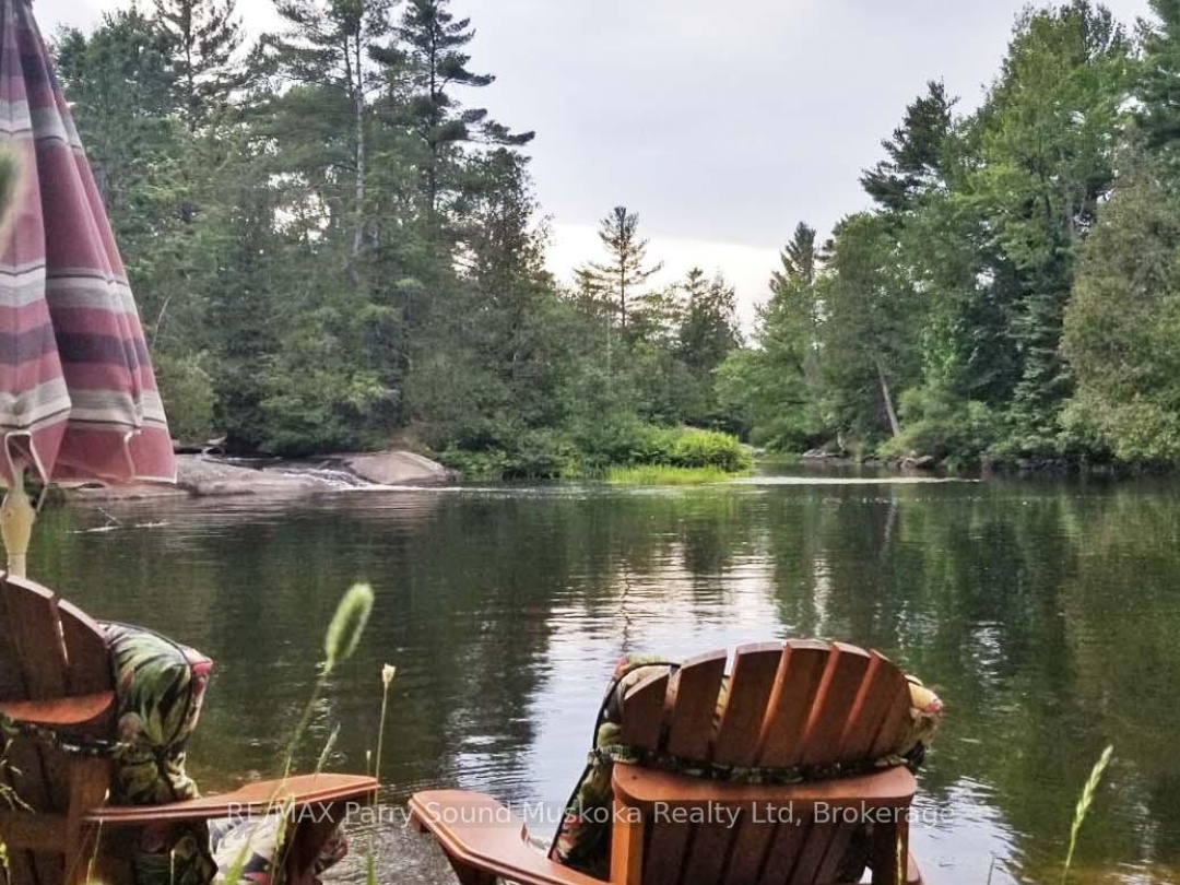 37 LYNBERRY DRIVE, Little Seguin River