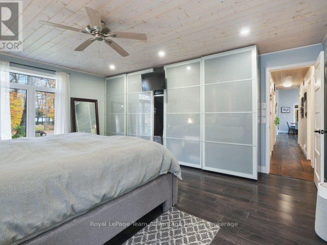 34 BEECHWOOD LANE, Hooton Lake