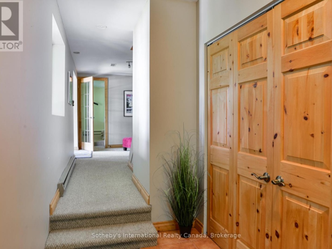 1062 BRADLEY ROAD, Lake Muskoka