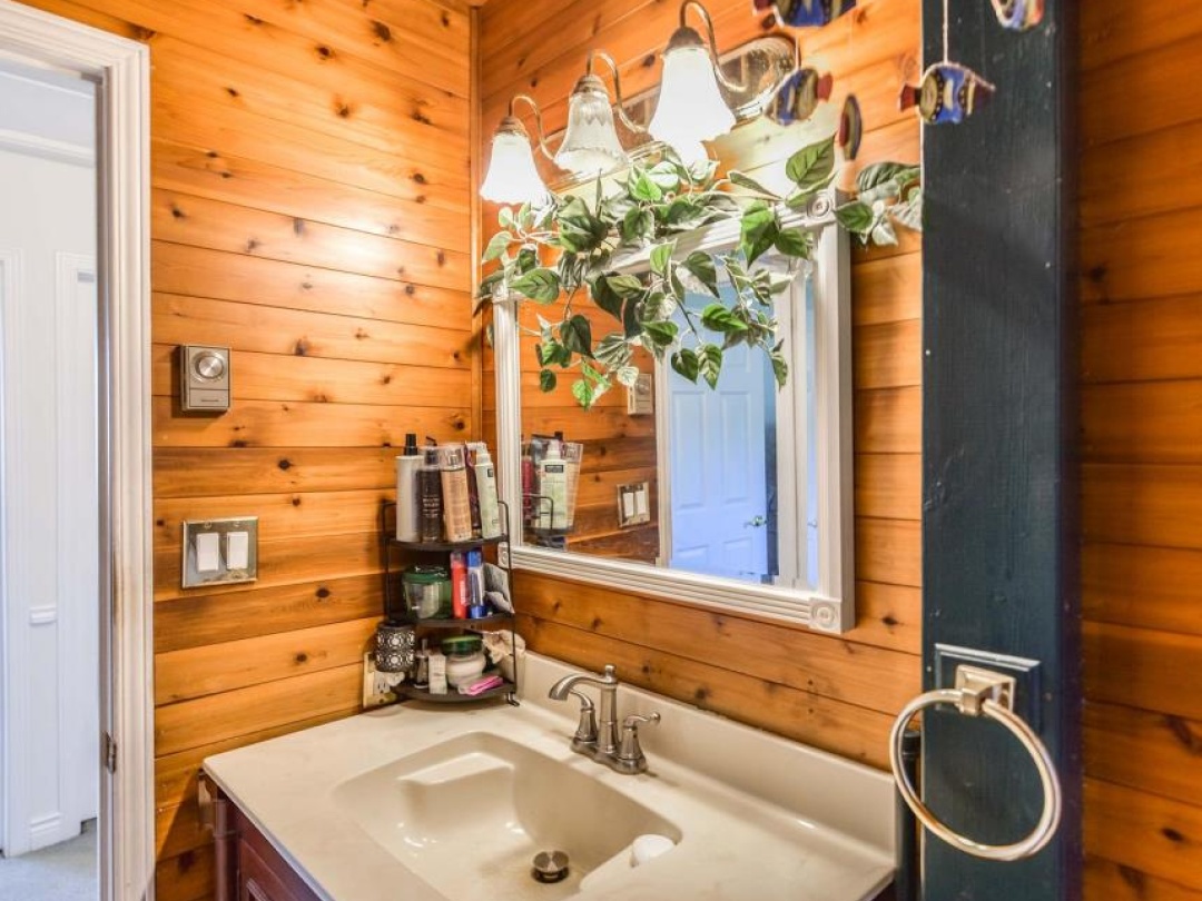 123 WELLINGTON STREET, Ramara (Atherley)