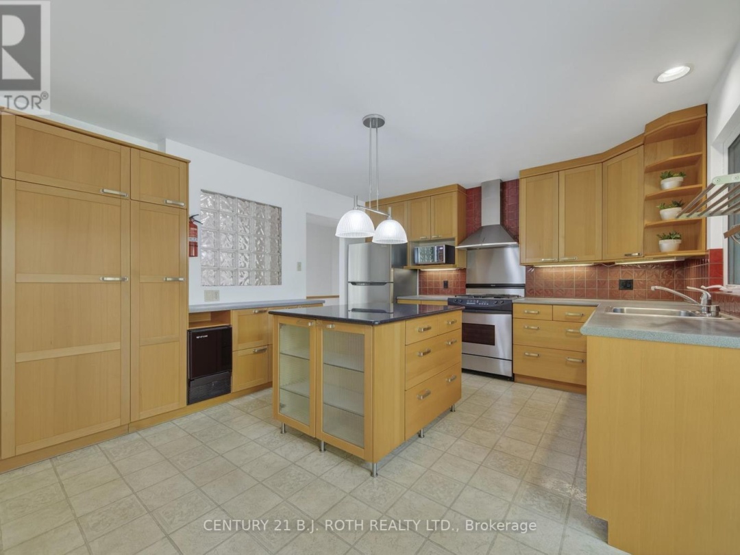 1890 KENSINGTON PLACE, 