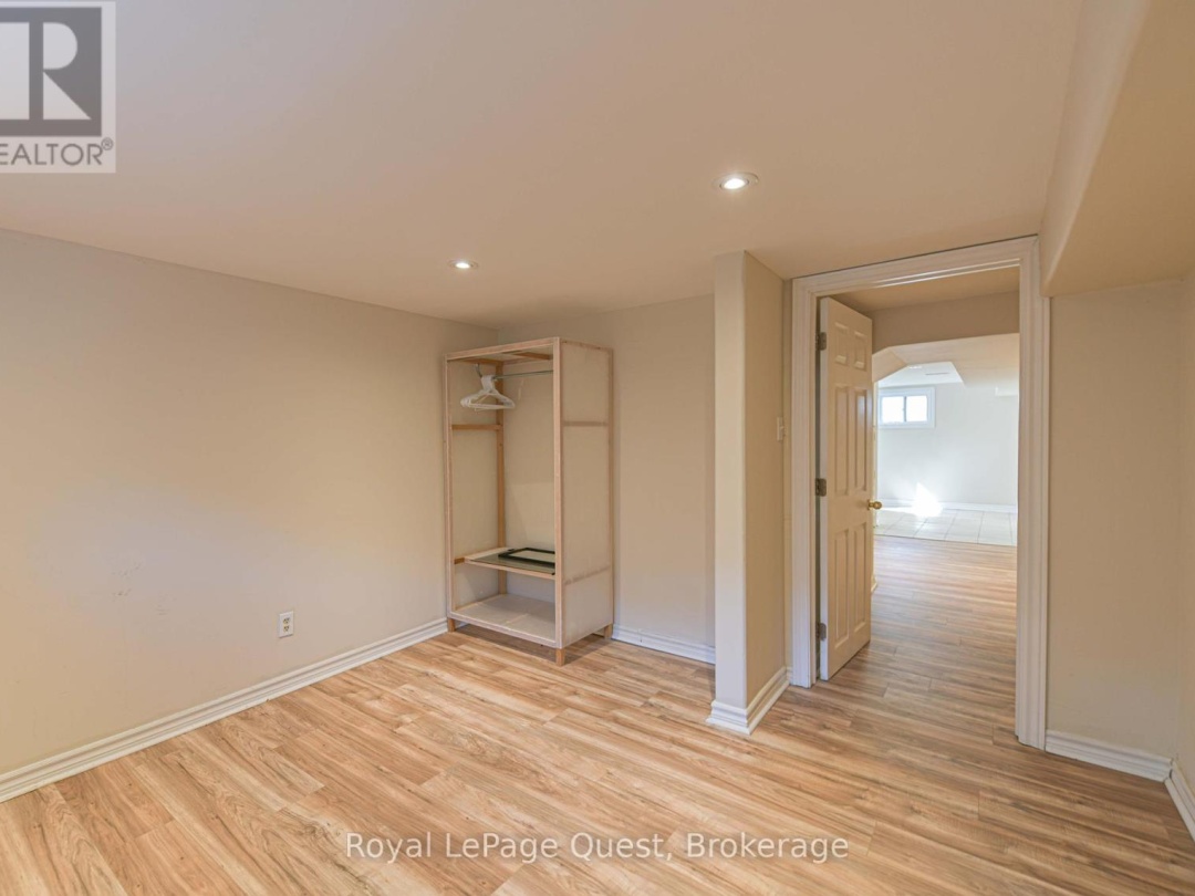 401 MISSISSAGA STREET W, 
