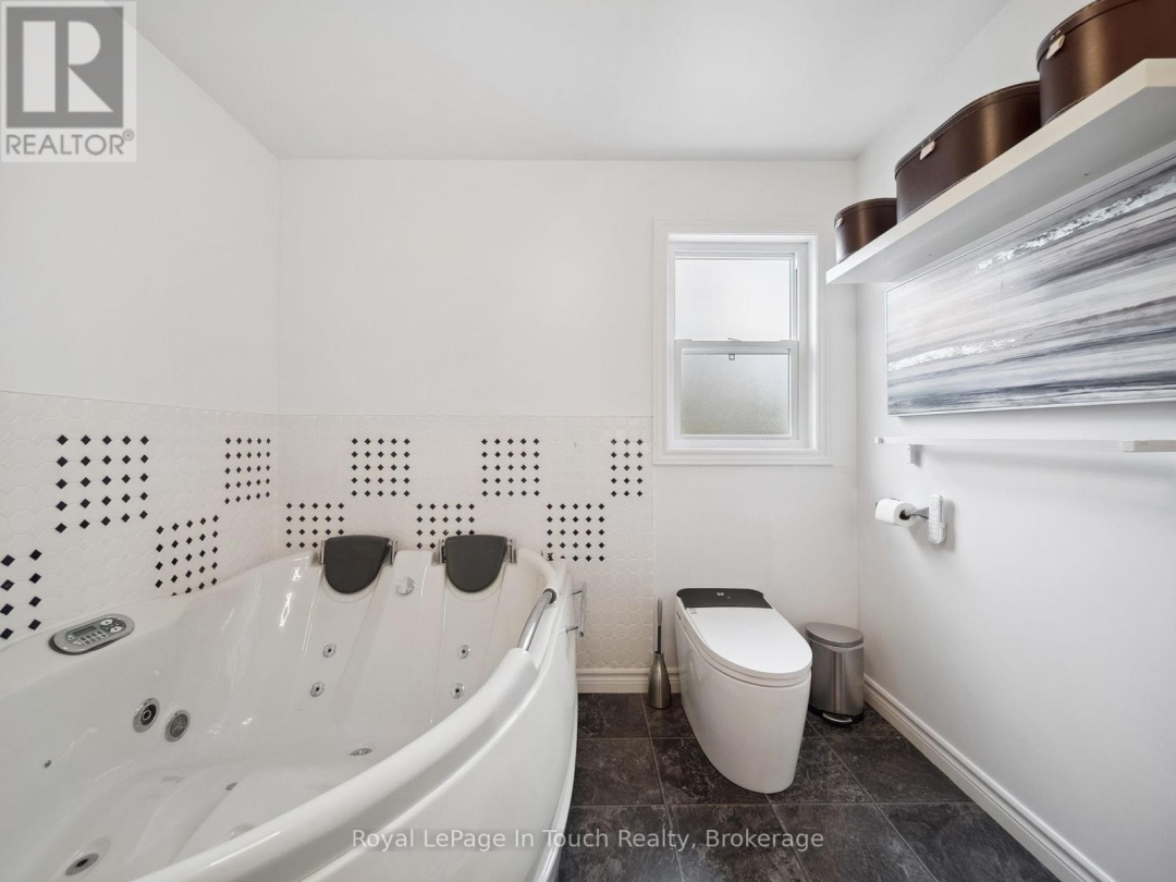 29 DUFFY DRIVE, Tay