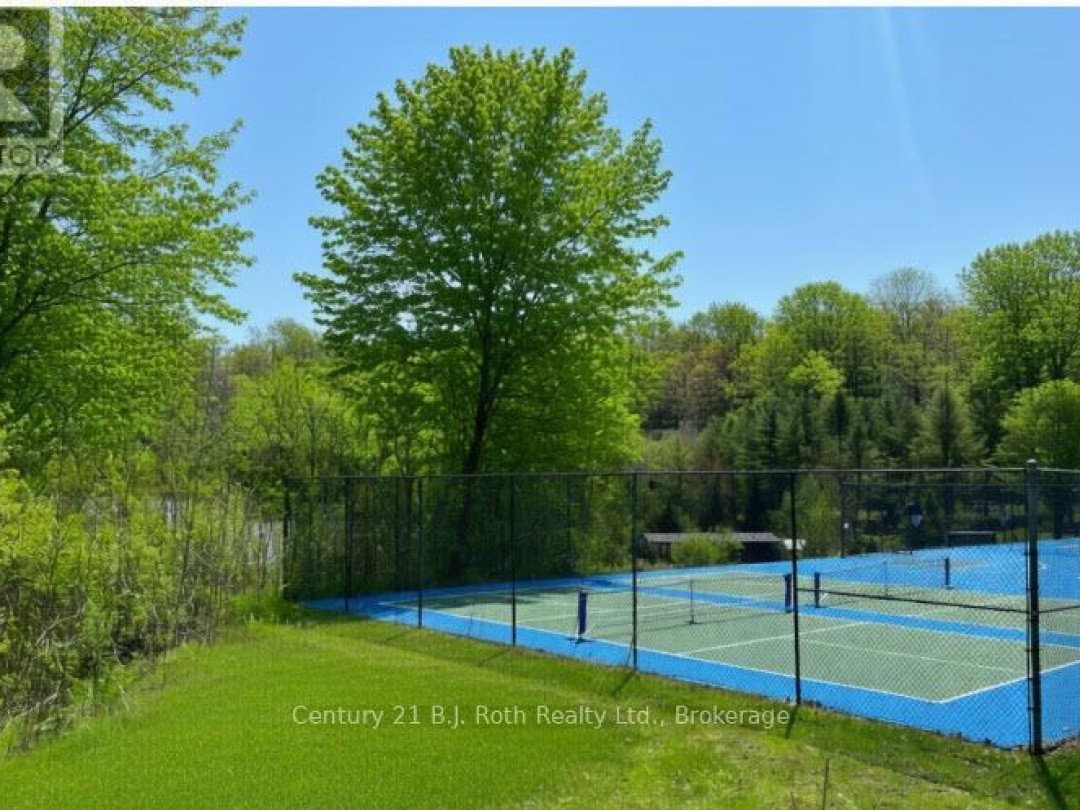 712 POPLAR CRESCENT, Bonnie Lake