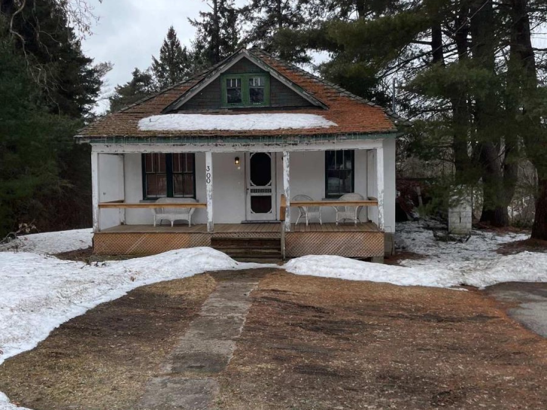 300 MANITOBA STREET, Bracebridge (Macaulay)